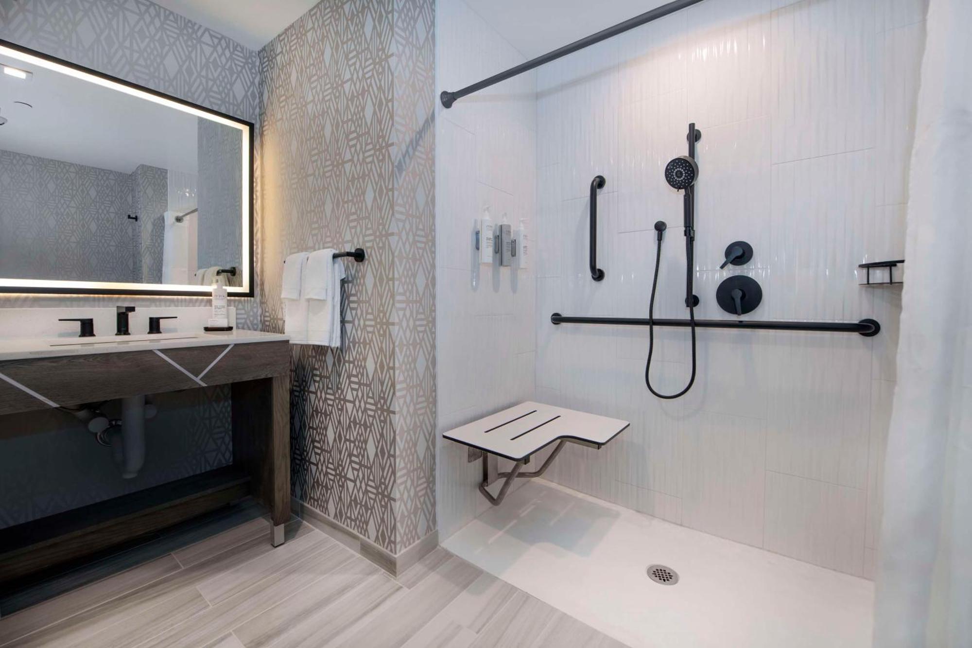 Embassy By Hilton Downtown Hotel 4*