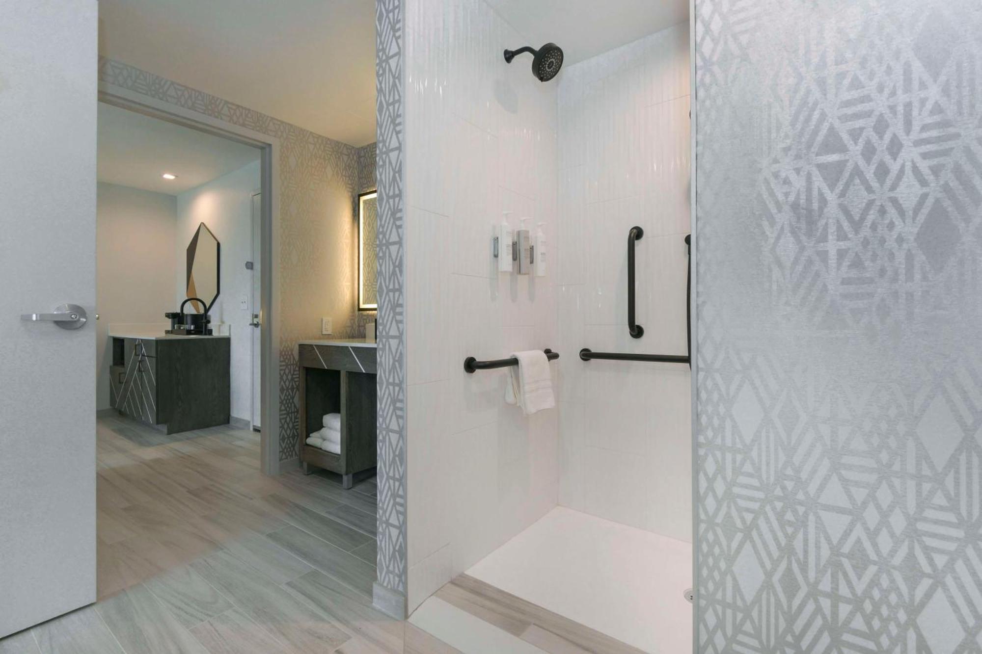 Embassy By Hilton Downtown 4* Asheville